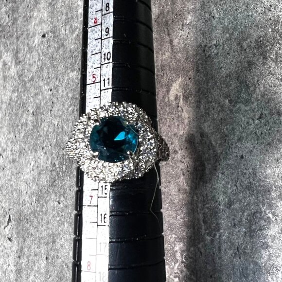 Bomb Party Ring , size 6, blue round stone on a silver band - Picture 5 of 5